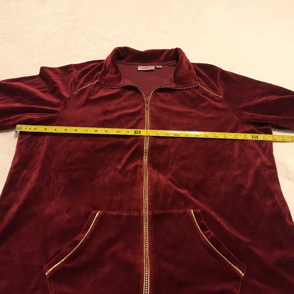 QF maroon velour long sleeved zip-up collared jacket with rhinestone zipper (2X) - Picture 11 of 16